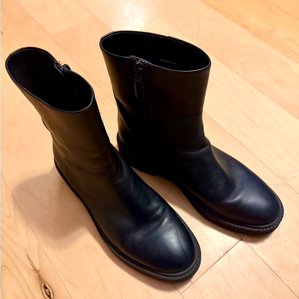 Vince Chelsea Boot - Picture 2 of 7